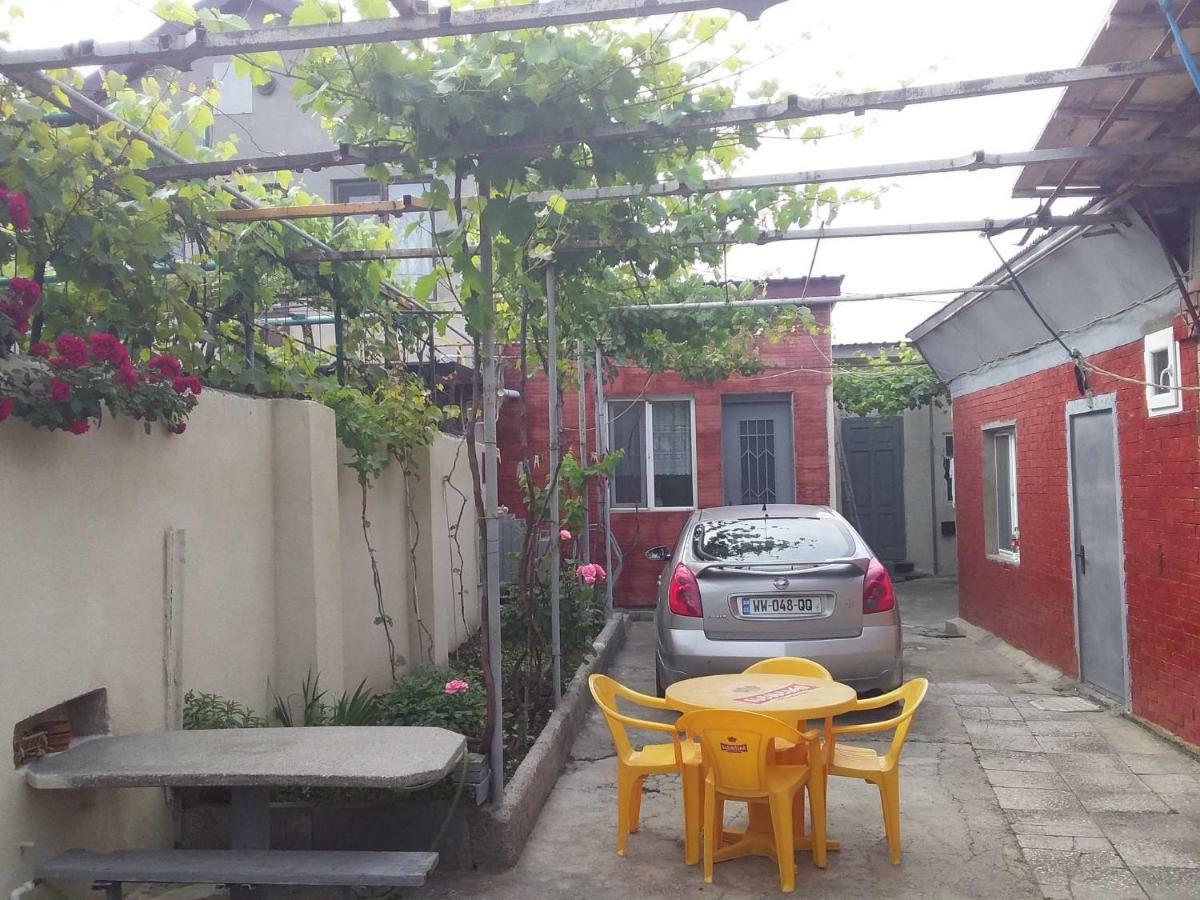 Guest House Gikacha Tbilisi Exterior photo